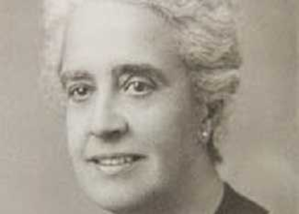 Isabel Ovín, nombrada Hija Predilecta de Carmona ...