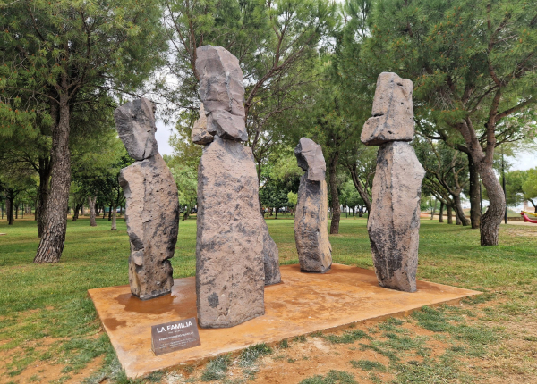 El conjunto escultórico “La Familia” ...